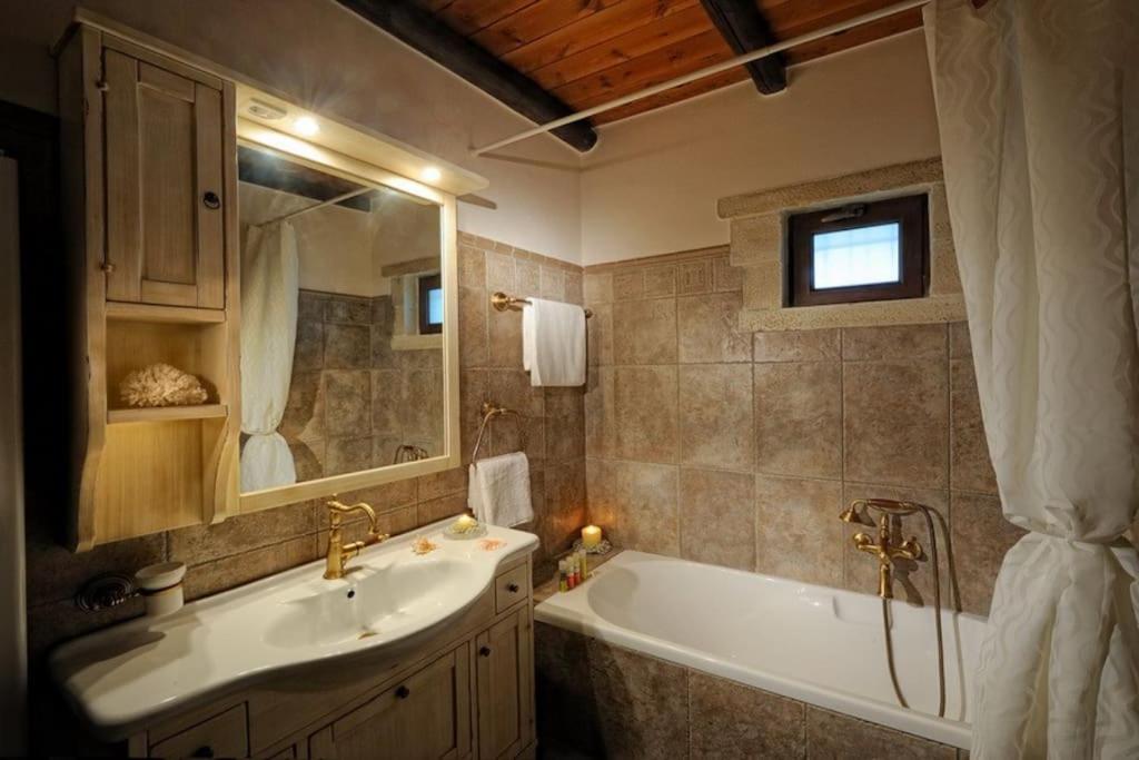 Villa Stone House With Sea View Achlia Exterior foto